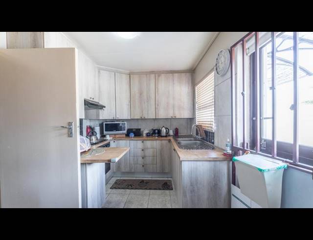 3 BEDROOM HOUSE FOR SALE IN BOTHASIG
